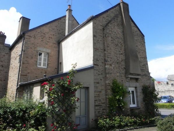 Very Good Standard of Renovation