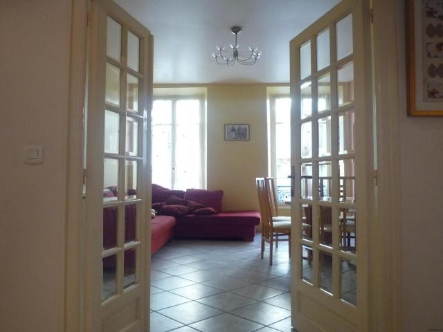 Three bedroom with modern kitchen