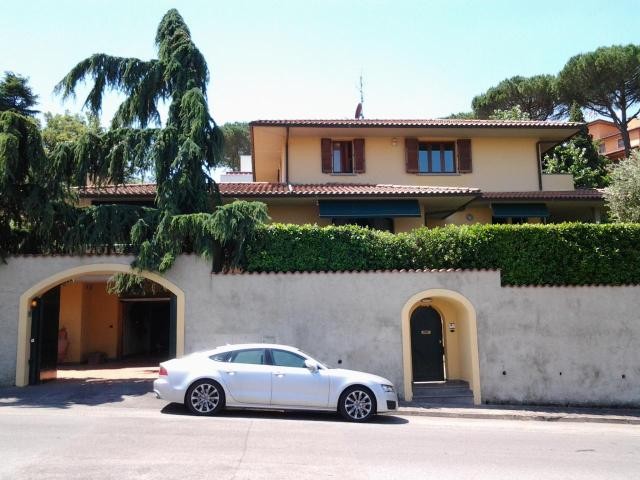 Villa for sale in Poggio a Caiano..