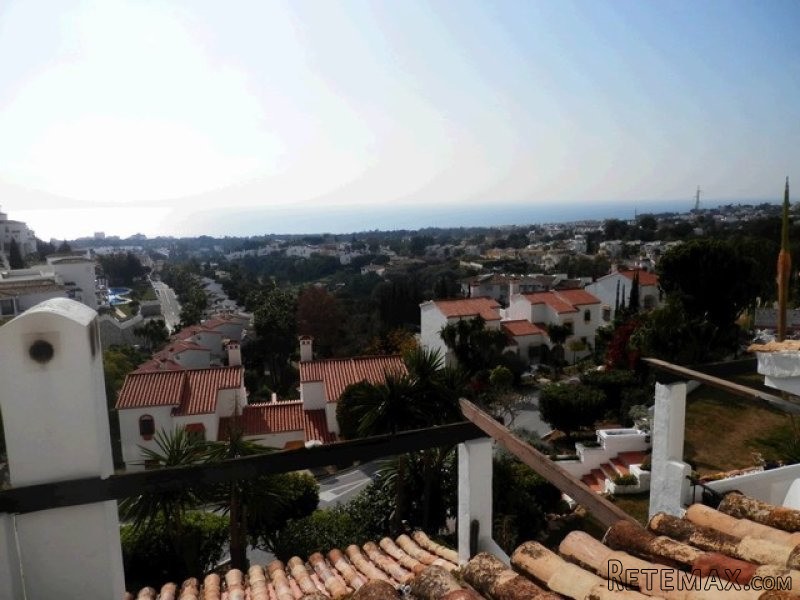 2 Bed Apartment for sale in Calahonda - 2
