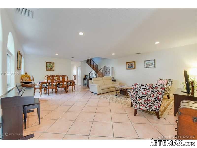 3 bedroom Town House For Sale: 3067.. - 2