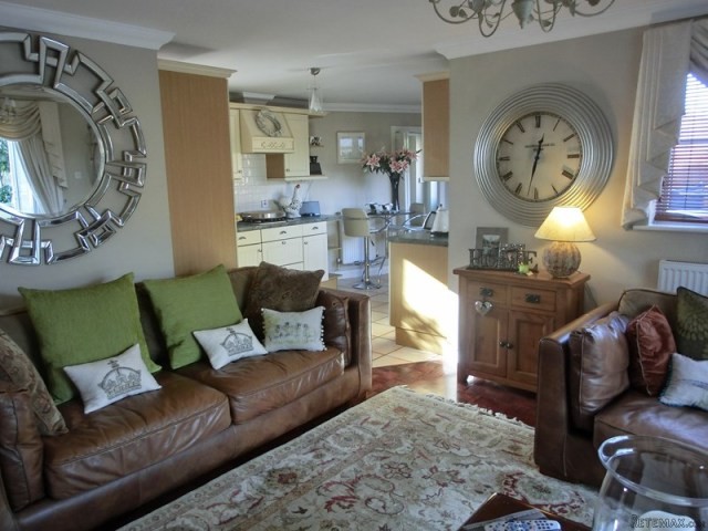 4 bedroom house in Eastchurch, SHEERNESS - 2