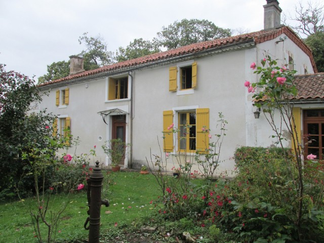 Large Detached Stone House In 1.18ha's..