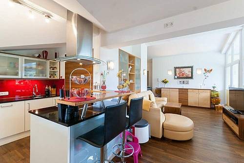Generous multi-family house with 4..