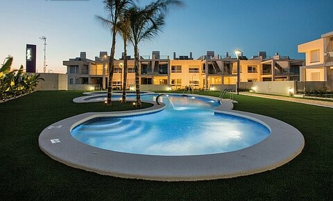* BEACH PENTHOUSE APARTMENTS