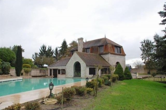 6 bedroom House For Sale: 45110.. - 2
