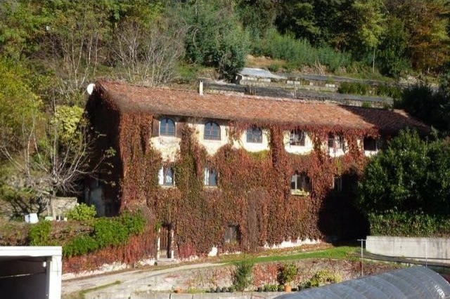 9 bedroom Cottage For Sale: Verbania, IT