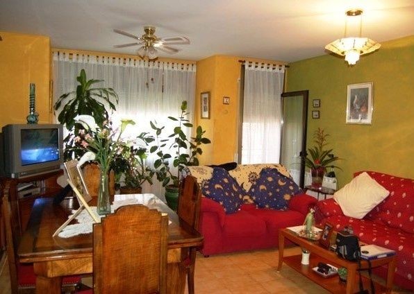 3 Bedrooms - Apartment - Girona - For..