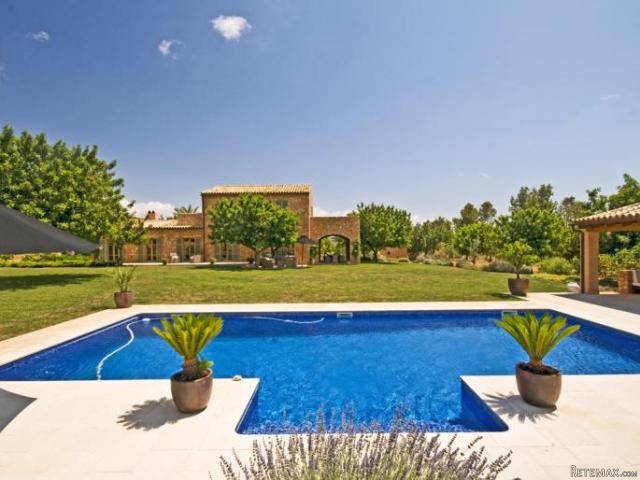 New country house with a lovely..