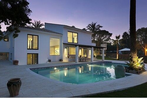 4 Bedrooms - Villa - Malaga - For Sale
