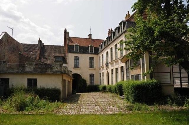 5 bedroom House For Sale: 62140 HESDIN
