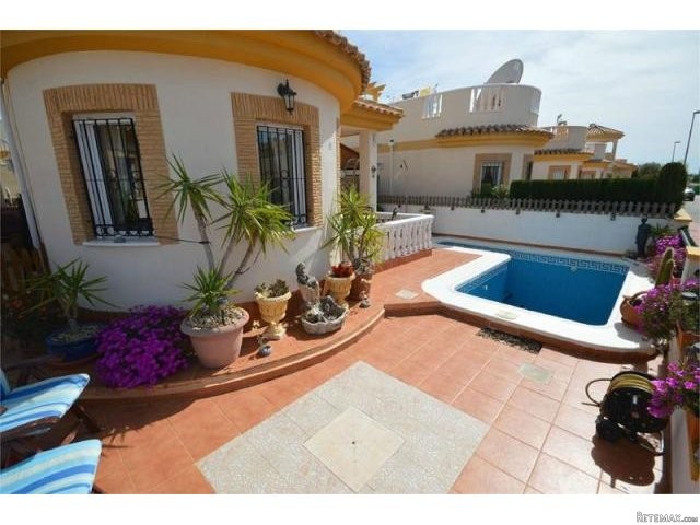 3 bedroom Villa For Sale: Detached..