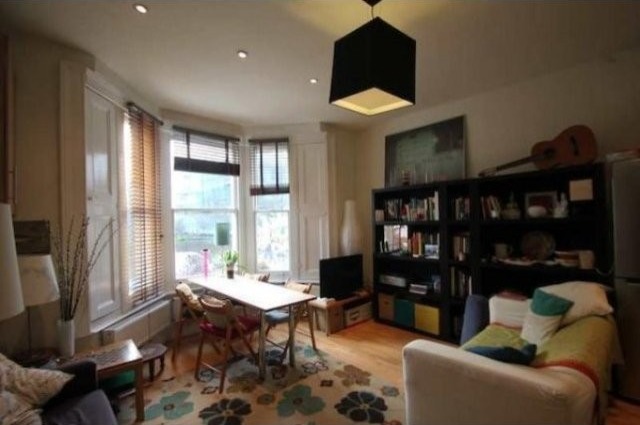 2 Bed Flat/Apartment To Let in London
