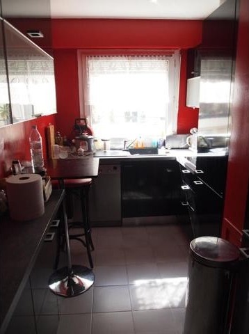 Bright two bed with parking - 2