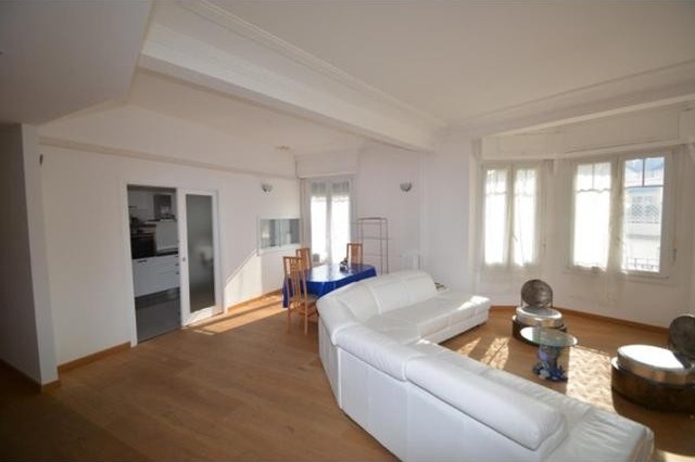 Superbly Presented Massena Two Bed - 2