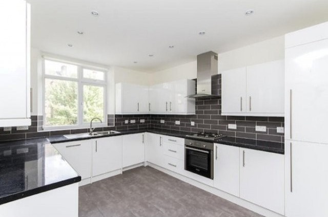 4 Bed Flat/Apartment To Let in London