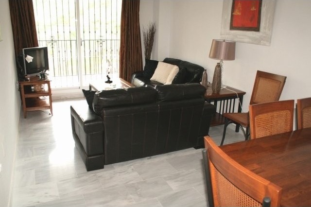 Apartment - This 2 bedroom 2 bathroom.. - 2