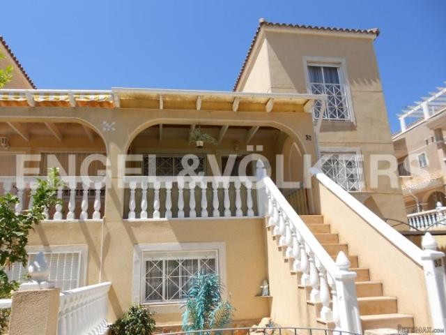 QUAD WITH APARTMENT IN PLAYA FLAMENCA