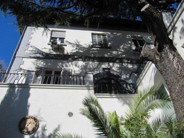 20 Bedrooms - Villa - For Sale