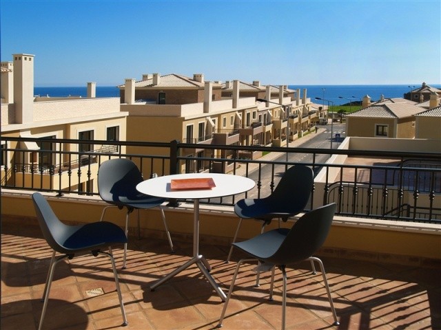 Elegant and Peaceful 2 Bedroom.. - 2