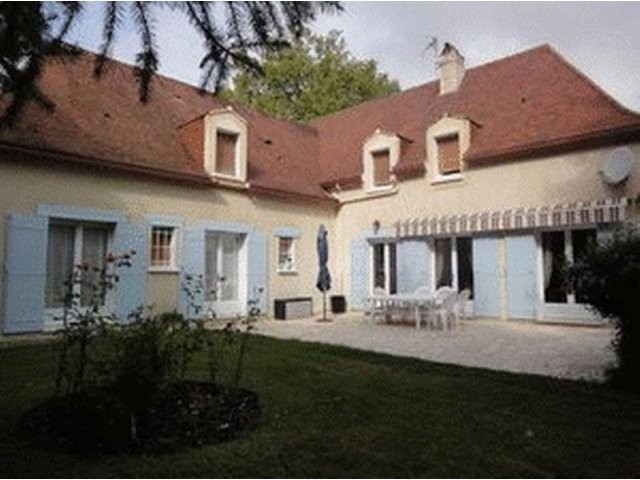 Substantial 5-Bedroom Property In 4200.. - 2