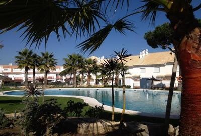 Town House - This spacious three..