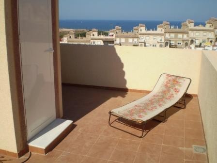 2 Bed House with Sea Views - 2