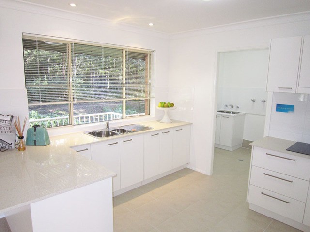 Light and lovely 1st floor unit new to.. - 2