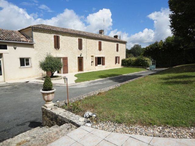 5 Bedroom Girondine Farmhouse, Barn And..
