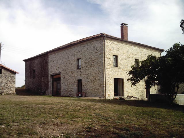 Spacious Stone House With 3 Bedrooms -..