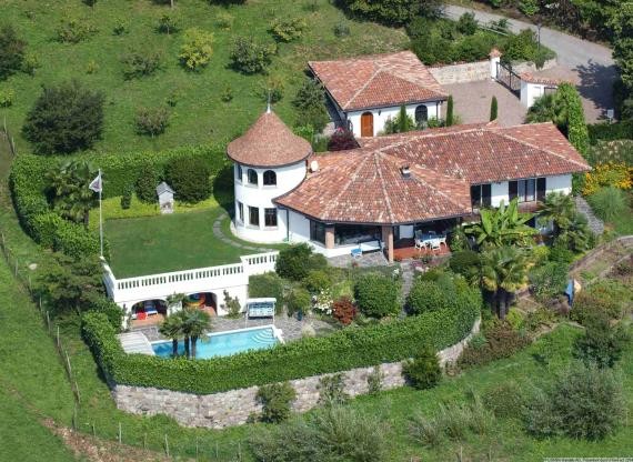 EXKLUSIVE OASE MIT SCHLOSS-CHARME..