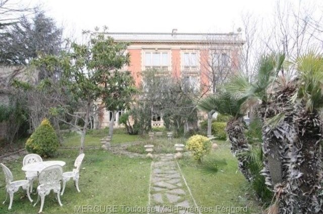 11 bedroom Castle For Sale: 11100..