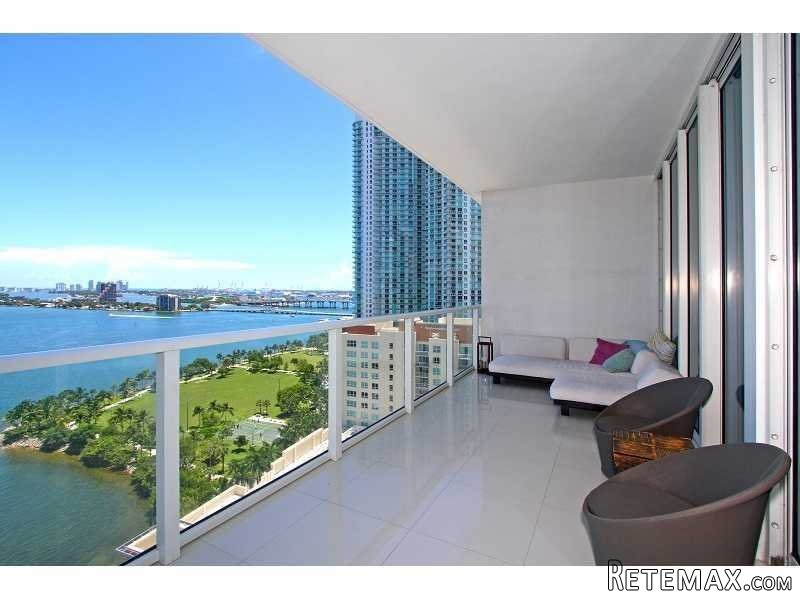 2 bedroom Flat For Sale: 2020 N..