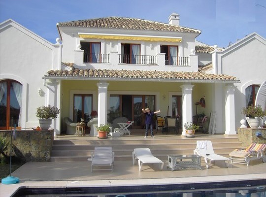 Villa for sale in El Paraiso Alto..