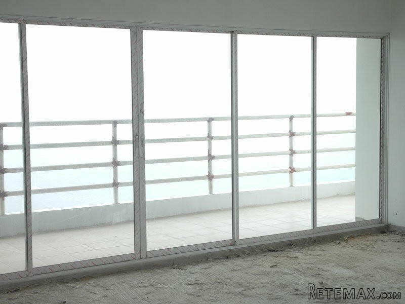 Viewtalay 8 next to corner condo studio..