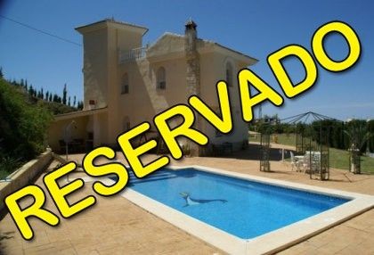 Villa for Sale in Algarrobo 359.000..