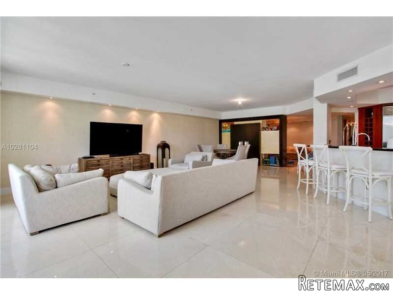 4 bedroom Flat For Sale: 3301 NE 183 ST.. - 2