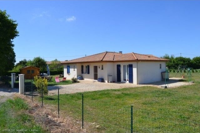 5 Bedroom Bungalow On Half An Acre -..
