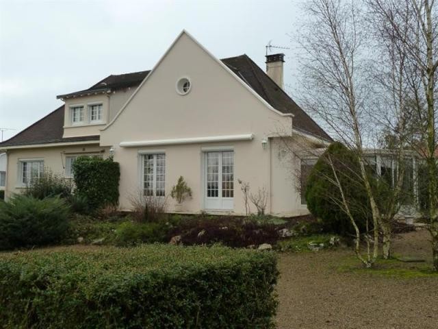 5 bedroom Villa For Sale: 79410 ECHIRE