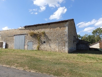 Large barn to renovate