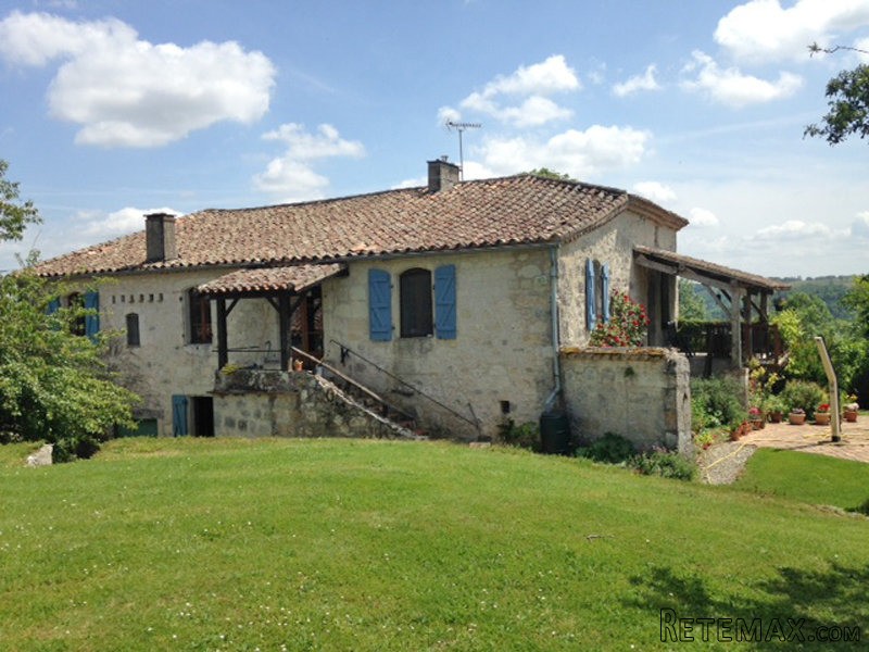 Attractive Stonehouse In 3 Acres With..