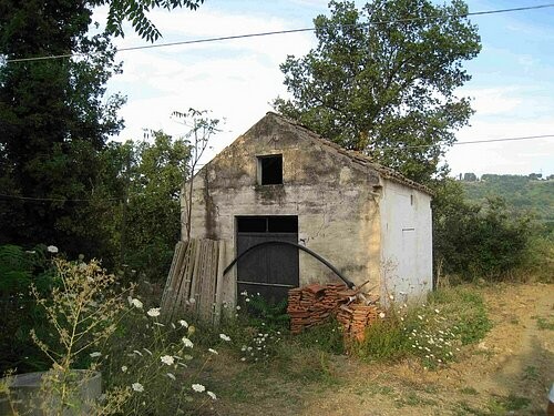 Detached house with vinyard close to.. - 2