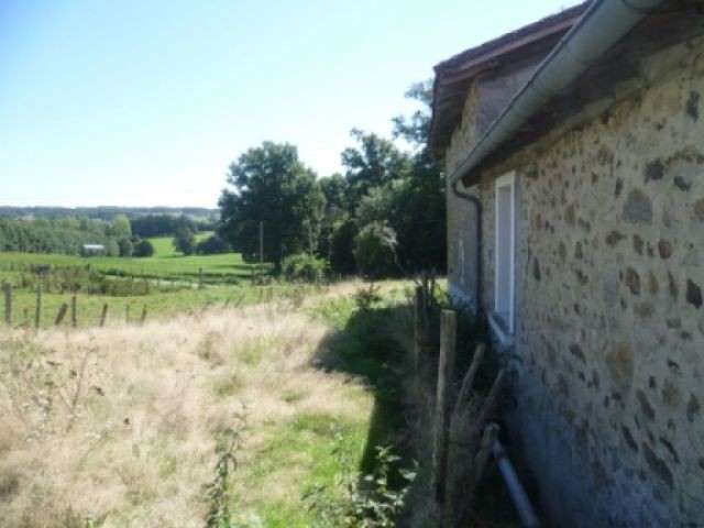 EC0423al Fermette, no near neighbours..