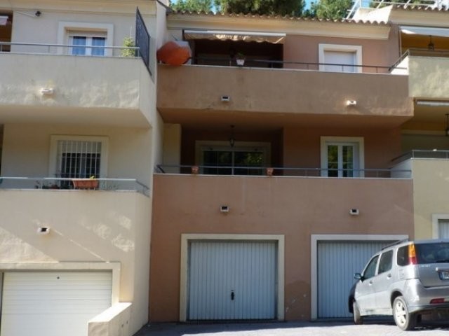 2 Bed Apartment for sale in Benahavis - 2