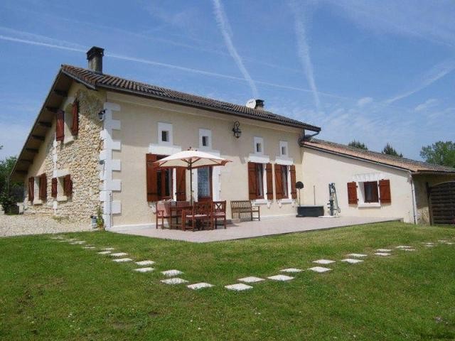 6 Bedroom Country House For Sale - 2