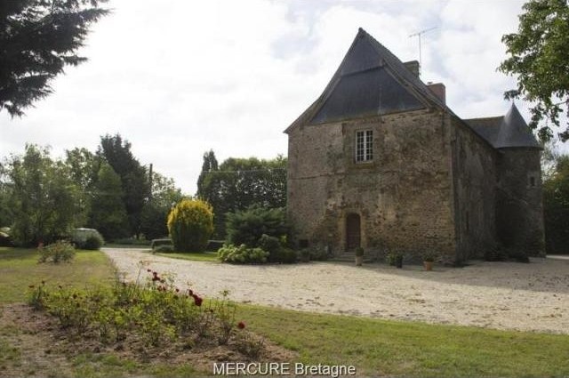 3 bedroom Manor House For Sale: 35370.. - 2