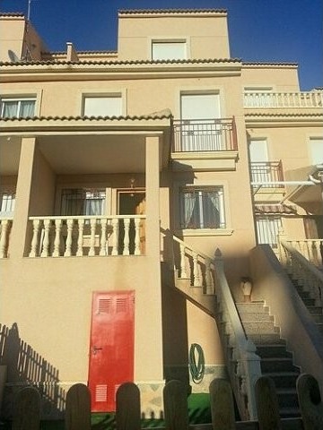A 1 BEDROOM APARTMENT