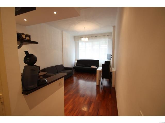 Central large studio, 100 metres from..