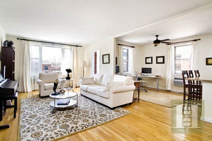 3 bedroom Apartment For Sale: 3050..