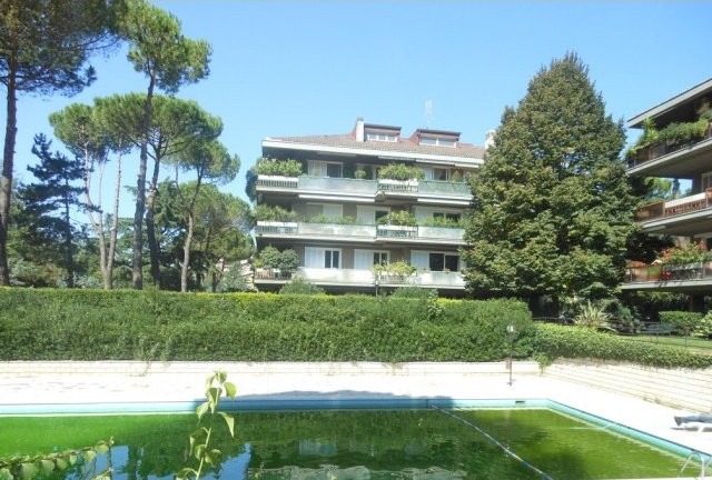 VIGNA CLARA, IN AN ELEGANT AREA